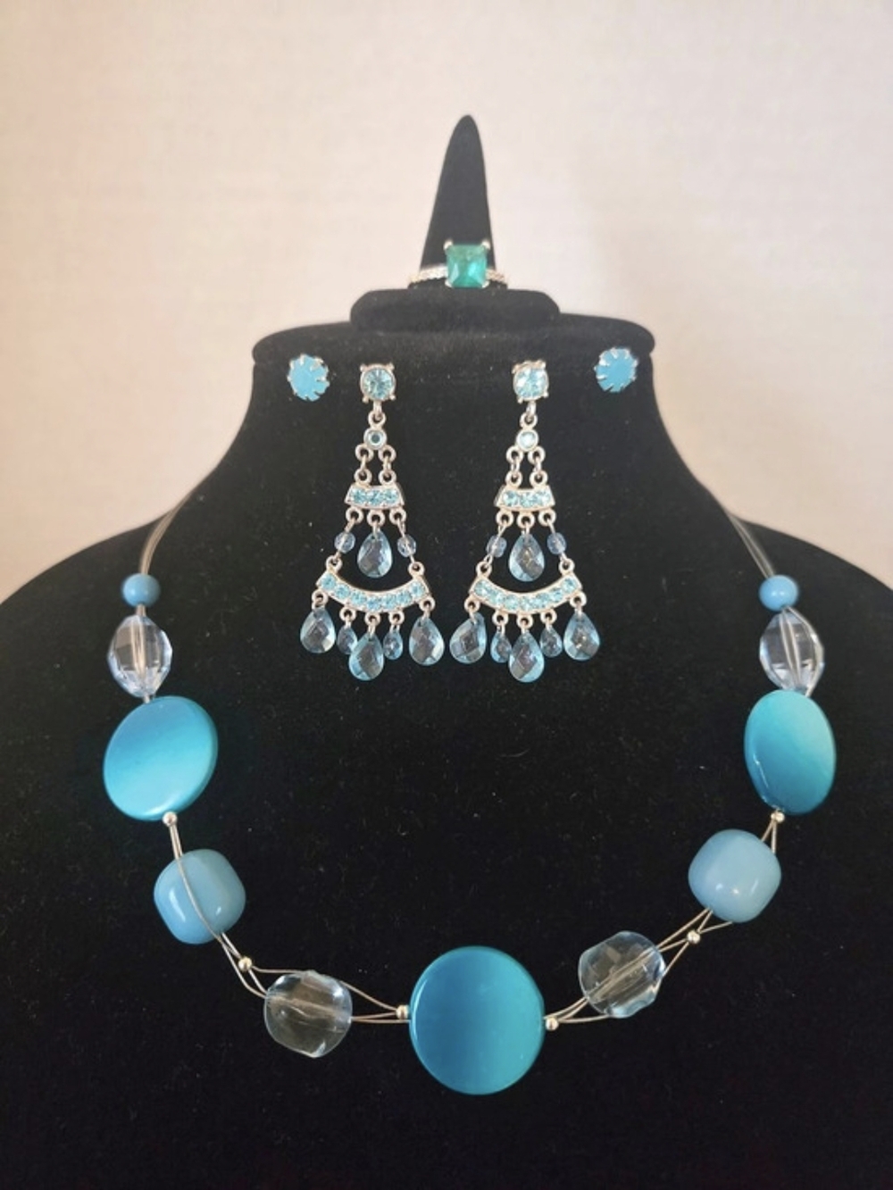 Blue And Clear Bead Statement Jewelry Set Like New